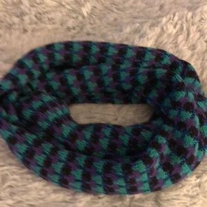 BEAUTIFUL TRENDY INFINITY SCARF GREEN/ PURPLE/ BLACK PATTERN ISSAC MIZRA…